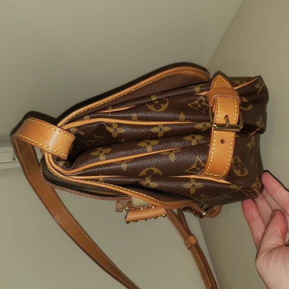Authentic Louis Vuitton Saumur 30 Monogram Bag - Picture 3 of 11